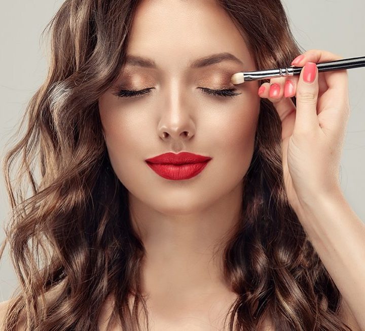 women-makeup-beauty-red-lips-brunette